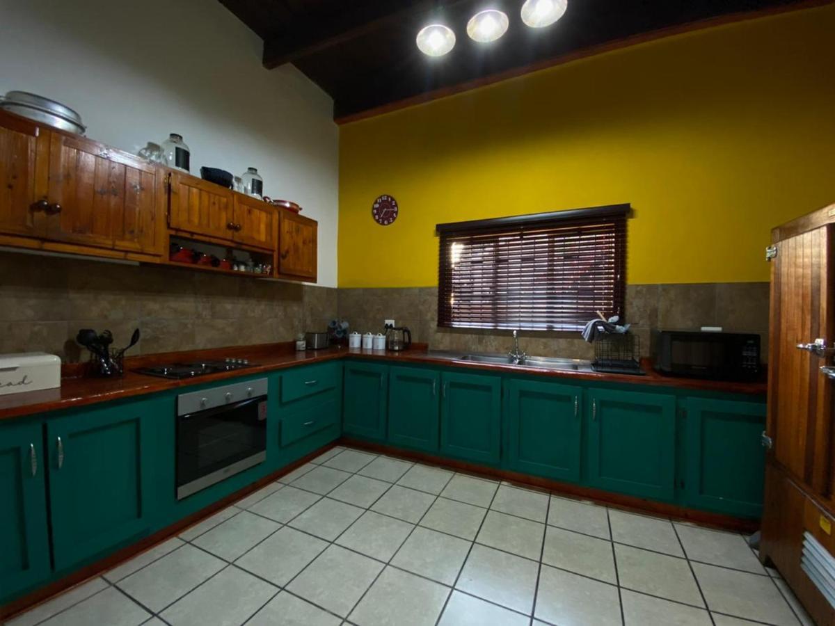 Uthando Backpackers Lodge オーツホーン エクステリア 写真
